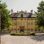 Frohnburg Palace in Hellbrunner Allee